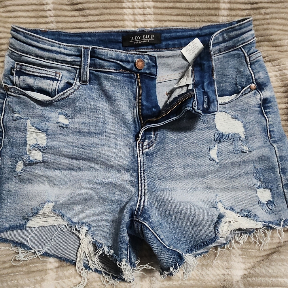 Judy Blue Light Wash Frayed Distressed Denim Shorts